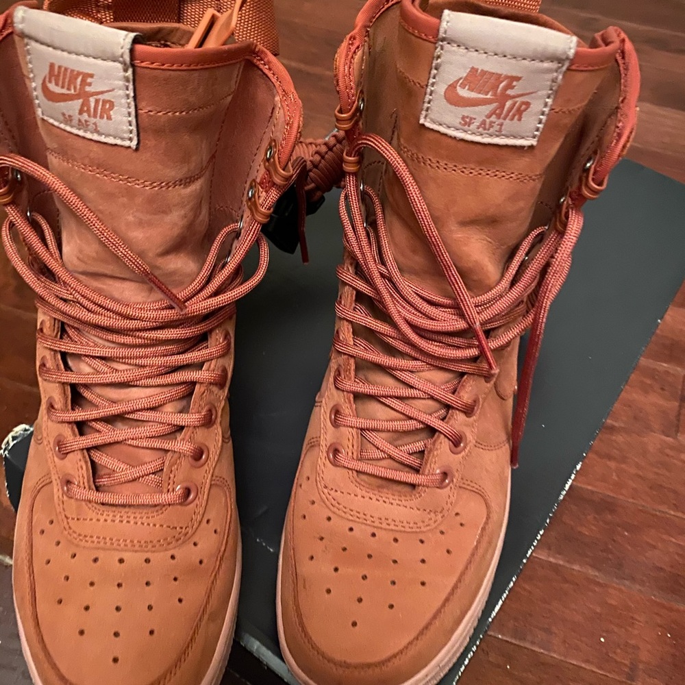 Nike Air Force 1 rose gold